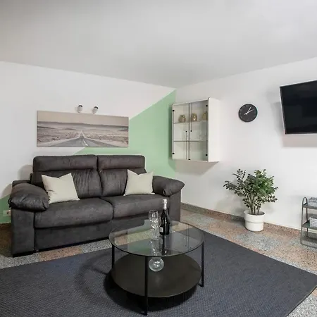 Cosy 1bd Near Playa De Americas, 208 * Playa de las Americas (Tenerife)